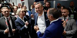 Чекист, путинист и неонацисты заходят в парламент